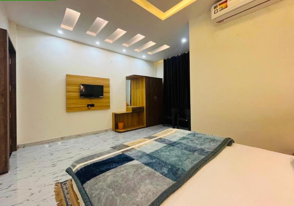 Lotus Palm Retreat - Full Villa Ujjain Zewnętrze zdjęcie