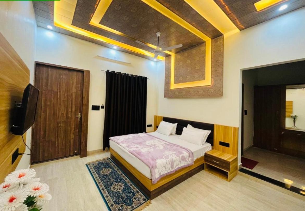 Lotus Palm Retreat - Full Villa Ujjain Zewnętrze zdjęcie